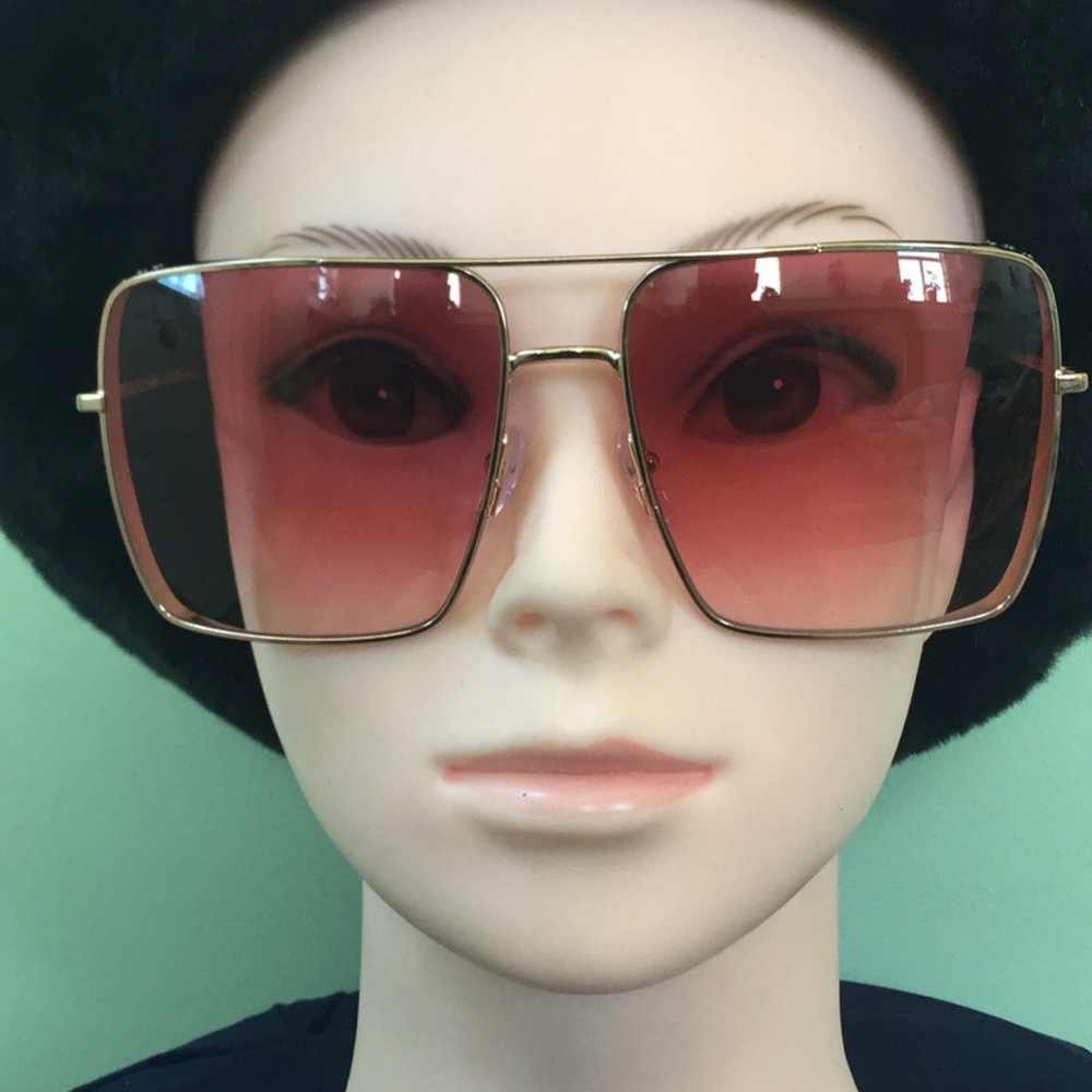 Moschino Oversized Sunglasses - Picture 4 of 12